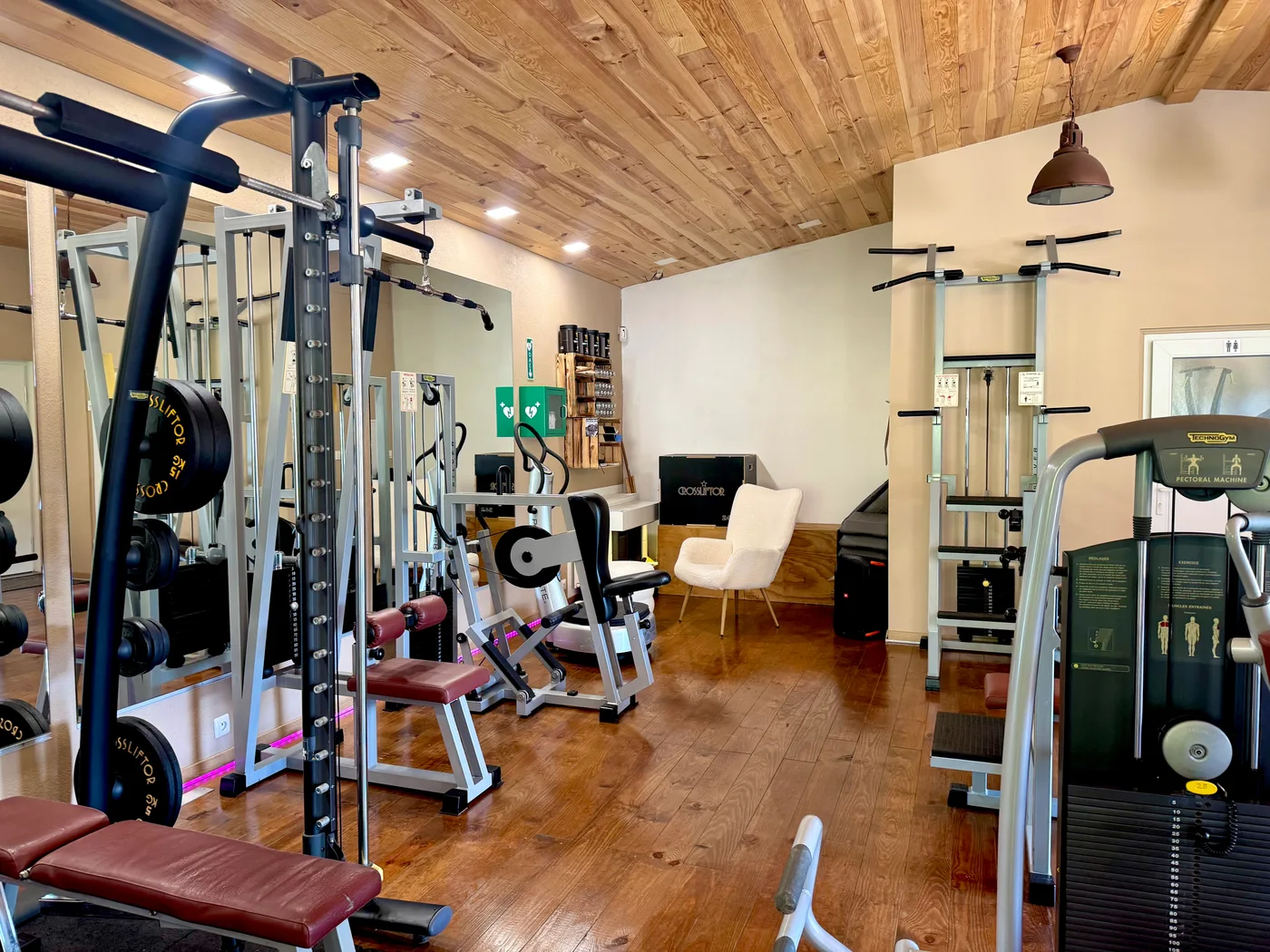 Les équipements de musculation de la salle privative JS Coaching à Rédange